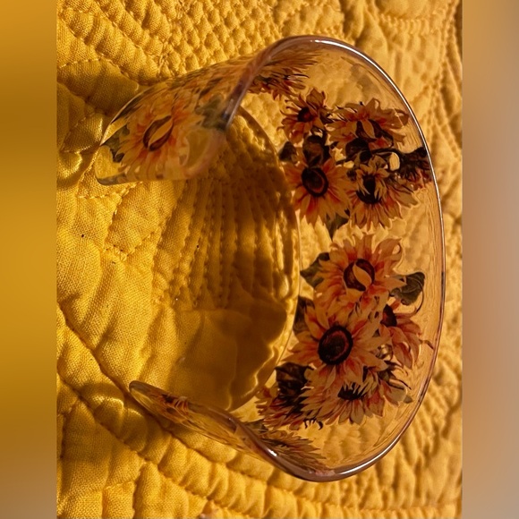 Icon Collection Clear Sunflower Cuff Bracelet - Picture 3 of 7